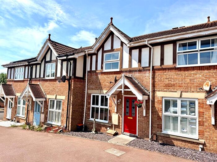 3 Bedroom Terraced House For Sale In Henge Way, Portslade, Brighton, BN41