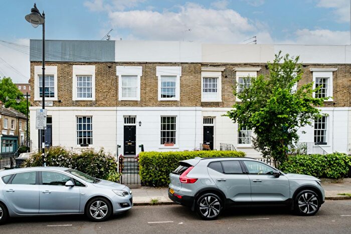 3 Bedroom Terraced House For Sale In Halliford Street, London, N1