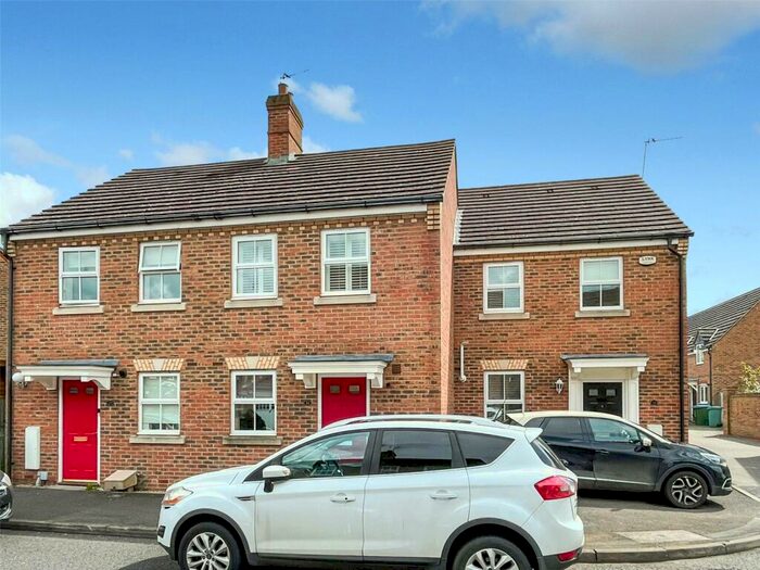 2 Bedroom Property To Rent In Great Meadow Way, Aylesbury, HP19