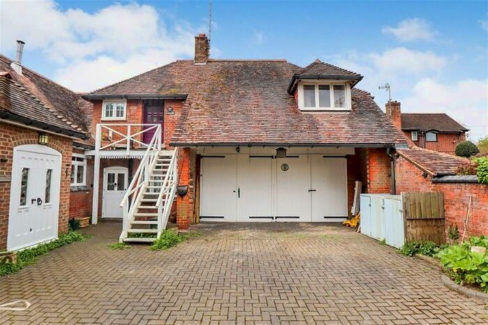 2 Bedroom Flat To Rent In Townsend Lane, Harpenden, AL5