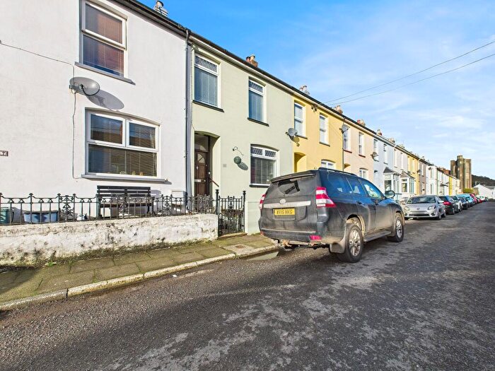 3 Bedroom Terraced House For Sale In Goodwick, SA64