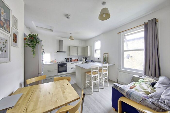 4 Bedroom Flat To Rent In Lambrook Terrace, SW6