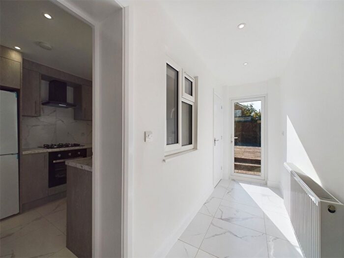 2 Bedroom Terraced House To Rent In Cordwallis Road, Maidenhead, Berkshire, SL6