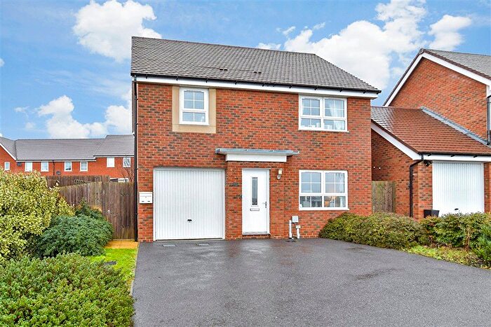 4 Bedroom Detached House For Sale In Linnet Crescent, Peacehaven, Brighton, East Sussex, BN10