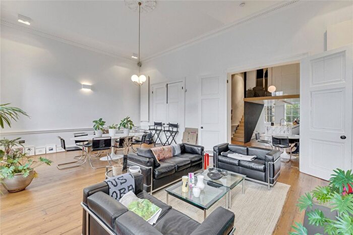 2 Bedroom Flat For Sale In Hertford Street, Mayfair, London, W1J