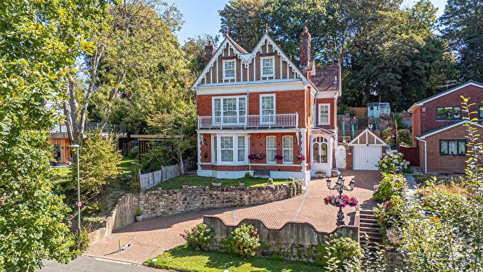 6 Bedroom Detached House For Sale In St. Helens Park Road, Hastings, TN34