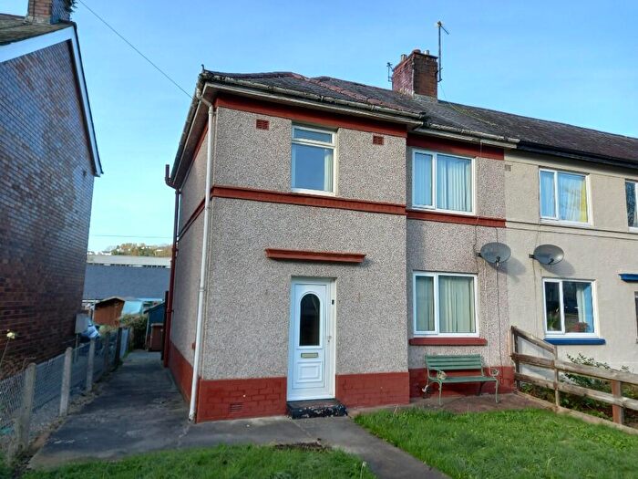 3 Bedroom End Of Terrace House For Sale In Bangor, Gwynedd, LL57