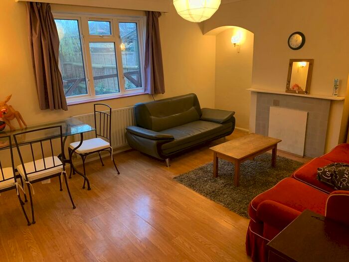 4 Bedroom Property To Rent In Mayfield Road, Southampton, SO17