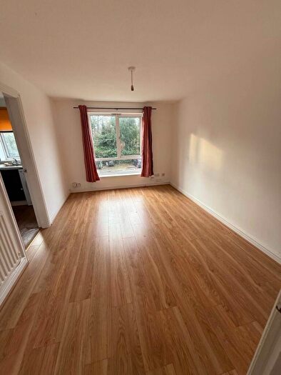 1 Bedroom Flat To Rent In Flat, Brook Road, Fallowfield, M14