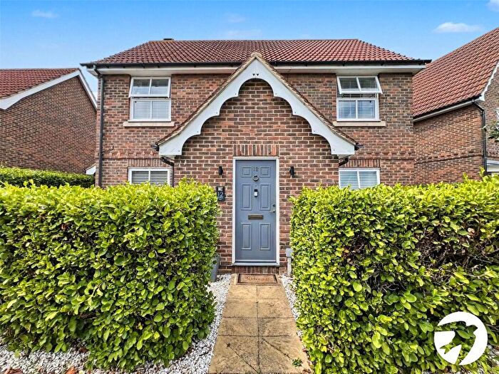 3 Bedroom House For Sale In Sandling Way, St. Marys Island, Chatham, Kent, ME4