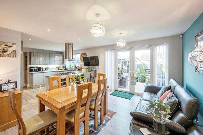 2 Bedroom Bungalow For Sale In Newhall Road, Kirk Sandall, Doncaster, DN3