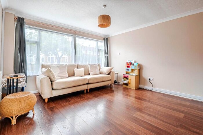 3 Bedroom Terraced House For Sale In The Chilterns, Kensworth, Beds, LU6