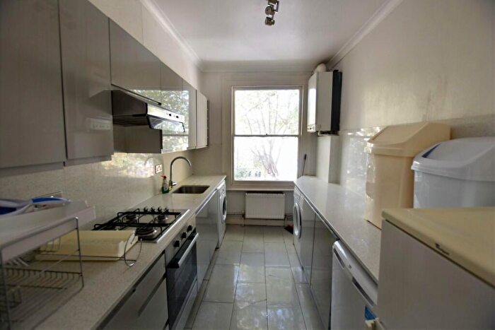 3 Bedroom Flat To Rent In Grosvenor Avenue, London, N5