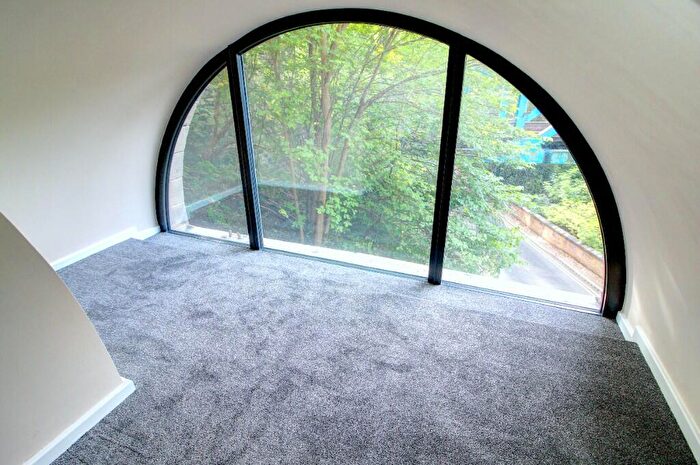 2 Bedroom Apartment To Rent In Raven Road, Gateshead, Tyne And Wear, NE8