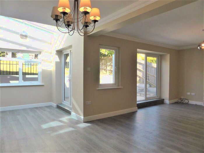 3 Bedroom House To Rent In Charles Close -, P16