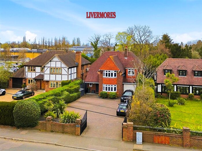 6 Bedroom Detached House For Sale In Oakfield Lane, Dartford, DA1