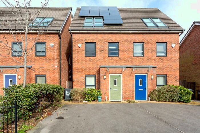 4 Bedroom Semi-Detached House To Rent In Clover Drive, Salford, Greater Manchester, M7