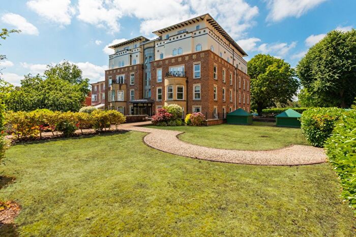 3 Bedroom Flat For Sale In The Avenue, Clifton, BS8