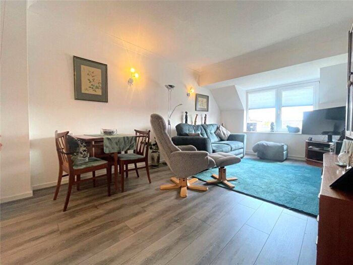 1 Bedroom Apartment For Sale In Ashcroft Gardens, Cirencester, Gloucestershire, GL7