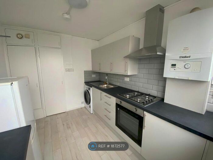 1 Bedroom Flat To Rent In Poynter House, London, W11