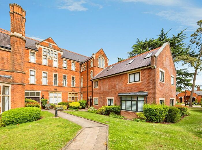 3 Bedroom Flat For Sale In King Edward Place, Bushey, WD23
