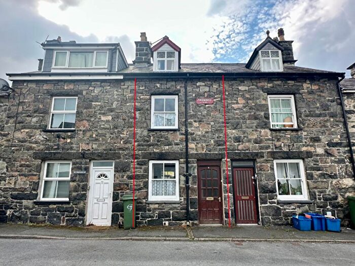 3 Bedroom Terraced House For Sale In Frondeg, Meyrick Square, Dolgellau, LL40