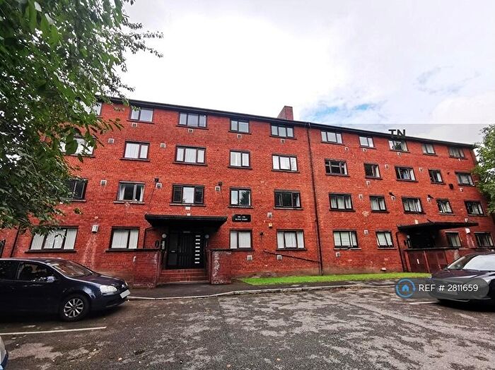 2 Bedroom Flat To Rent In Olivia Court, Salford, M5