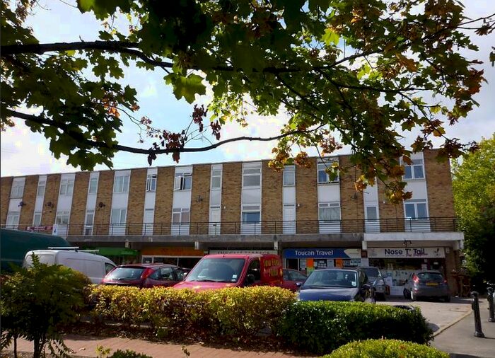 3 Bedroom Maisonette To Rent In Grand Parade, Hook, RG27