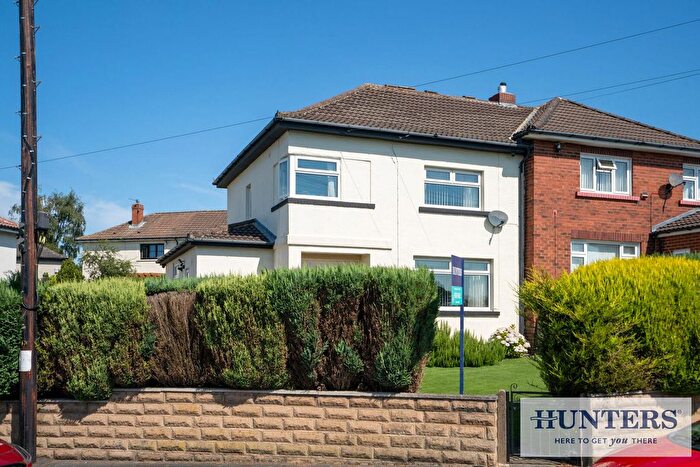 3 Bedroom Semi-Detached House For Sale In Hawthorn Drive, Yeadon, Leeds, LS19