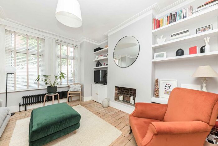 1 Bedroom Flat To Rent In Winchester Street, Acton, W3