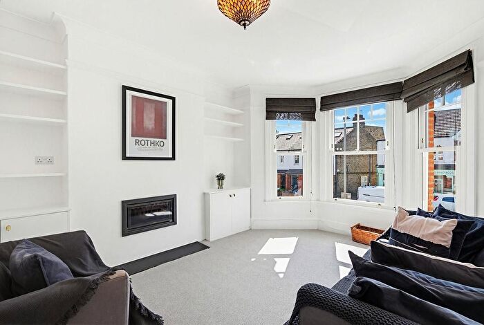 3 Bedroom Flat For Sale In Revelstoke Road, London, Southfields, SW18