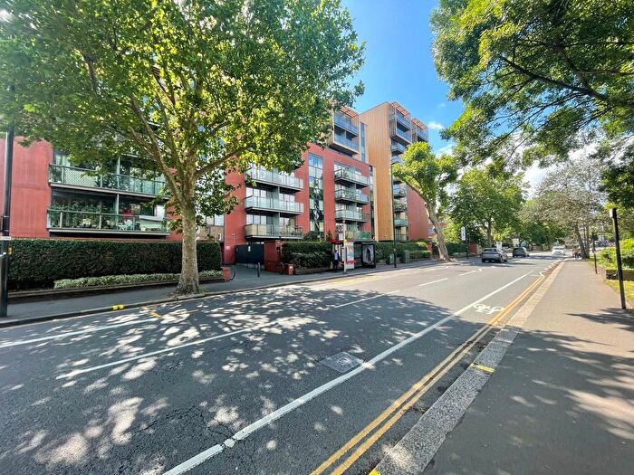 1 Bedroom Flat To Rent In Westgate House, Isleworth, Greater London, TW7