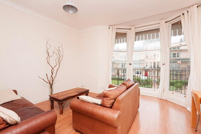 1 Bedroom Flat For Sale In Bedford Square, Brighton, East Sussex, BN1