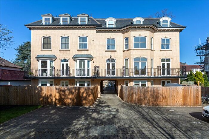 2 Bedroom Flat For Sale In Kings Cloisters, Driffield Terrace, York, YO24