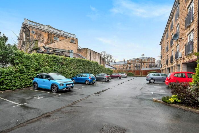 1 Bedroom Flat To Rent In North Park Road, Park Court, HG1