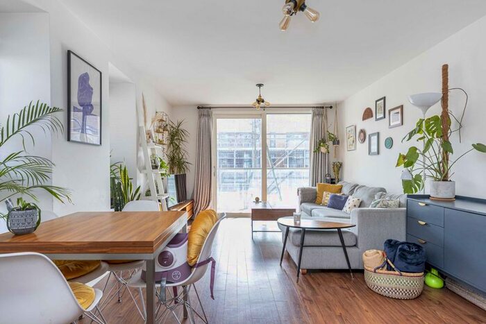 2 Bedroom Flat To Rent In Dalston Square, London, E8