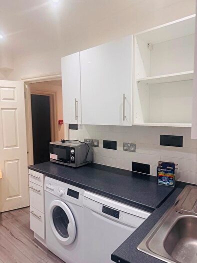 2 Bedroom Flat To Rent In Chicksand Street, Brick Lane, London, E1