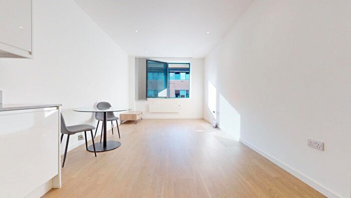 Studio To Rent In Riverbank Way, Brentford, TW8