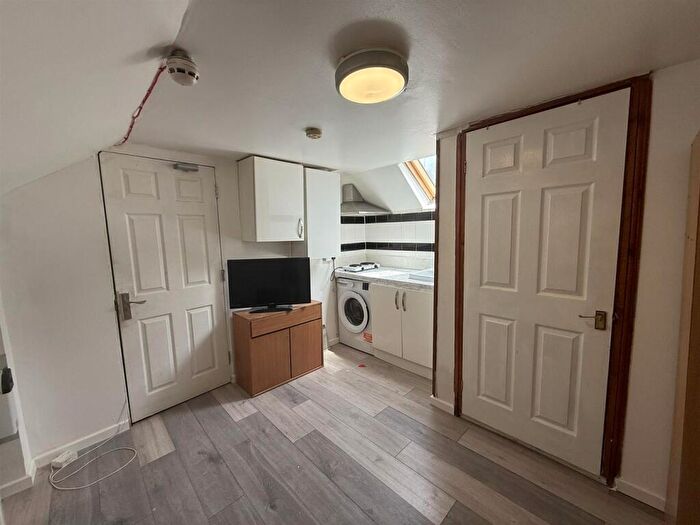 Studio To Rent In Hertford Road, Enfield, EN3
