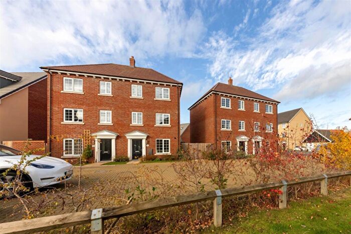 4 Bedroom Town House For Sale In Overstrand Way, Sprowston, Norwich, NR7