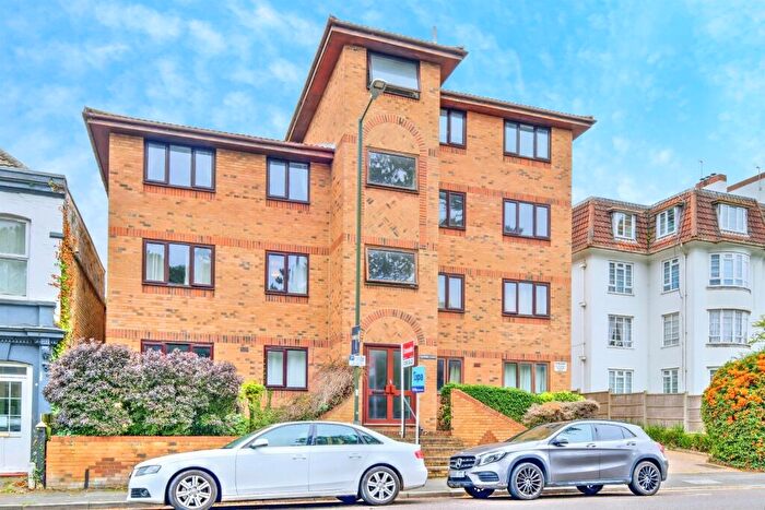 2 Bedroom Flat For Sale In Suffolk Road, Bournemouth, BH2