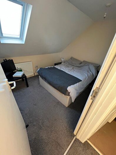 5 Bedroom Terraced House To Rent In Babington Road, Hendon, NW4