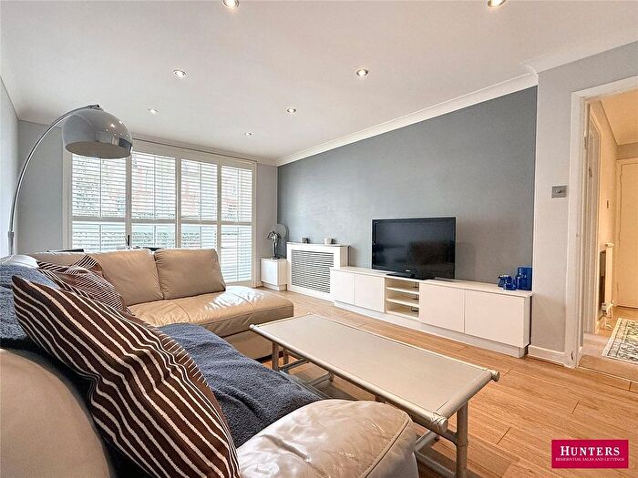 1 Bedroom Flat For Sale In Station Road, New Barnet, Barnet, EN5