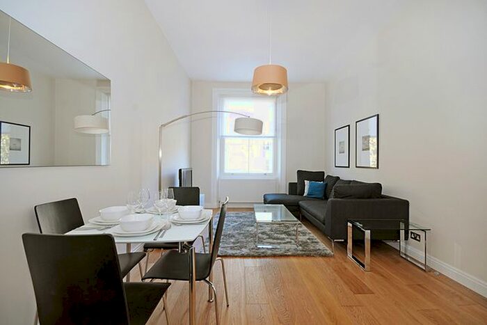 2 Bedroom Flat To Rent In Inverness Terrace, Bayswater, London, W2