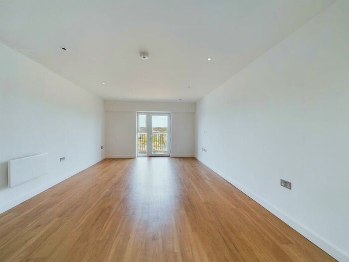 2 Bedroom Flat To Rent In Beaufort Square, Colindale, – Bedrooms Flat, NW9