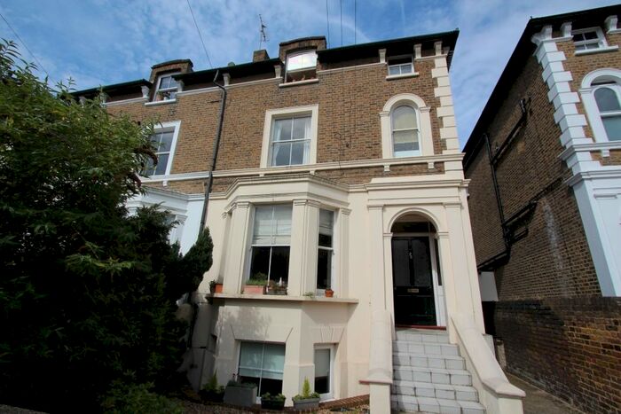 1 Bedroom Flat To Rent In Knight's Park, Kingston Upon Thames, KT1