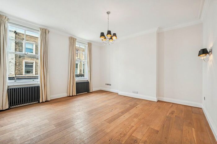 4 Bedroom Flat To Rent In Fulham Road, London, SW10