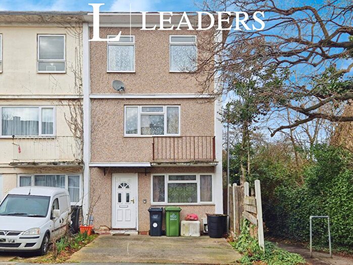 5 Bedroom End Of Terrace House To Rent In Long Riding, Basildon, SS14