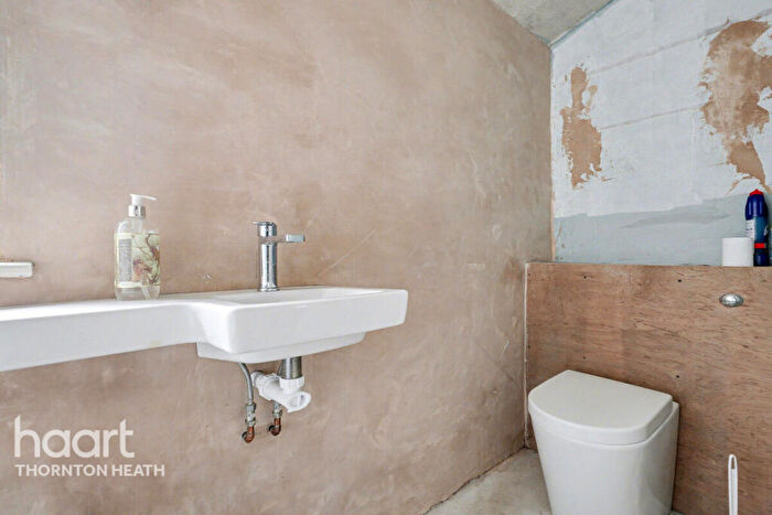 3 Bedroom Terraced House For Sale In Rosebery Avenue, Thornton Heath, CR7