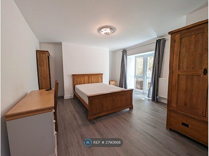 2 Bedroom Flat To Rent In Chesterfield Buildings, Bristol, BS8